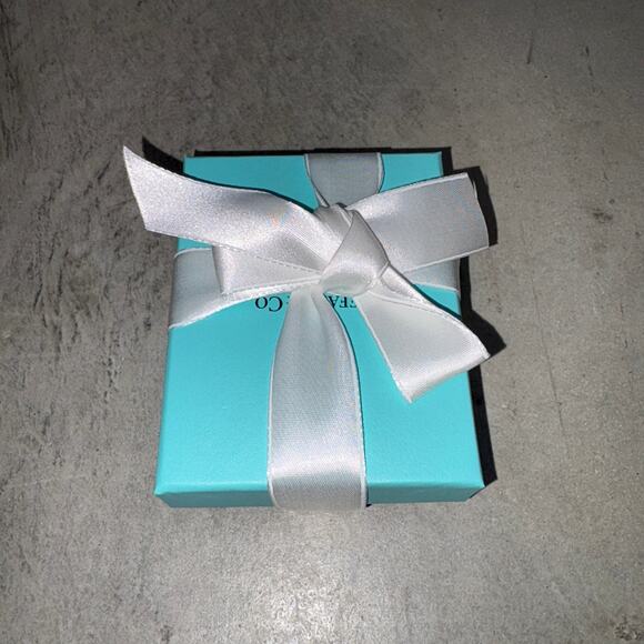 Tiffany & Co. Sugar Pie Charm or Pendant in Sterling Silver rare retired .925 - Picture 5 of 9